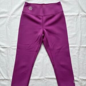 Zaggora HotPants Purple Cropped Outdoor Leggings Womens Medium